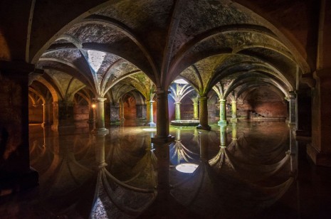 Фотообои дворец в воде