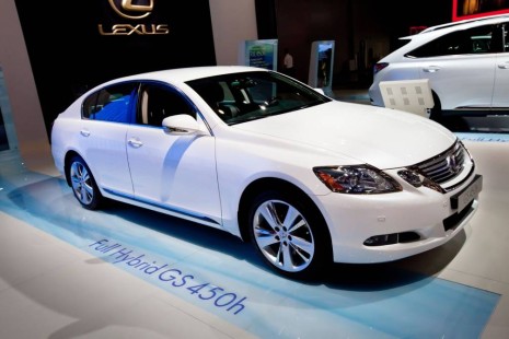 Фотообои белый автомобиль lexus